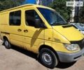 Желтый Мерседес Sprinter, объемом двигателя 2.2 л и пробегом 469 тыс. км за 6300 $, фото 1 на Automoto.ua