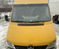Желтый Мерседес Sprinter, объемом двигателя 2.15 л и пробегом 433 тыс. км за 7500 $, фото 1 на Automoto.ua