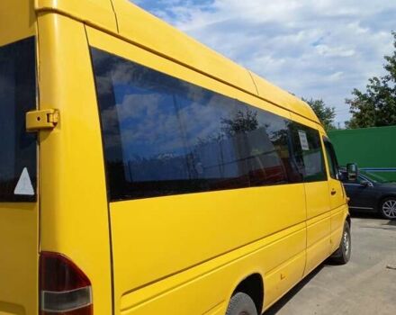Желтый Мерседес Sprinter, объемом двигателя 2.2 л и пробегом 827 тыс. км за 4900 $, фото 3 на Automoto.ua