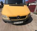 Желтый Мерседес Sprinter, объемом двигателя 2.1 л и пробегом 252 тыс. км за 7000 $, фото 2 на Automoto.ua