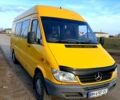 Желтый Мерседес Sprinter, объемом двигателя 2.1 л и пробегом 582 тыс. км за 8500 $, фото 1 на Automoto.ua