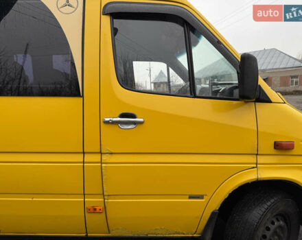 Жовтий Мерседес Sprinter, об'ємом двигуна 2.15 л та пробігом 800 тис. км за 6500 $, фото 15 на Automoto.ua