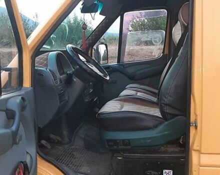 Желтый Мерседес Sprinter, объемом двигателя 2.1 л и пробегом 650 тыс. км за 7100 $, фото 7 на Automoto.ua