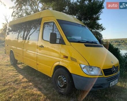 Желтый Мерседес Sprinter, объемом двигателя 2.15 л и пробегом 500 тыс. км за 8000 $, фото 2 на Automoto.ua