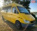 Желтый Мерседес Sprinter, объемом двигателя 2.15 л и пробегом 500 тыс. км за 8000 $, фото 2 на Automoto.ua
