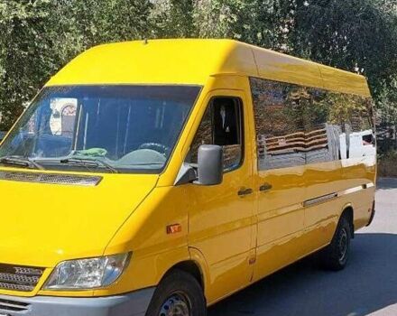 Желтый Мерседес Sprinter, объемом двигателя 2.15 л и пробегом 500 тыс. км за 8000 $, фото 4 на Automoto.ua