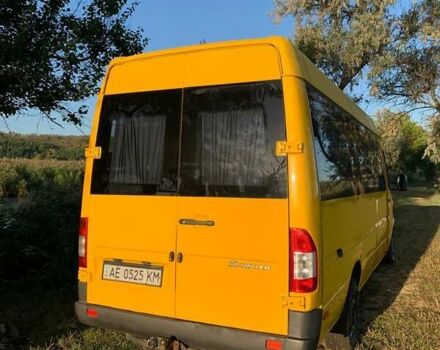 Желтый Мерседес Sprinter, объемом двигателя 2.15 л и пробегом 500 тыс. км за 8000 $, фото 3 на Automoto.ua