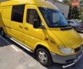Желтый Мерседес Sprinter, объемом двигателя 2.7 л и пробегом 439 тыс. км за 15000 $, фото 1 на Automoto.ua