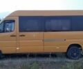 Желтый Мерседес Sprinter, объемом двигателя 2.1 л и пробегом 650 тыс. км за 7100 $, фото 3 на Automoto.ua