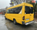 Желтый Мерседес Sprinter, объемом двигателя 2.2 л и пробегом 300 тыс. км за 9900 $, фото 5 на Automoto.ua