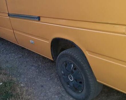 Желтый Мерседес Sprinter, объемом двигателя 2.1 л и пробегом 650 тыс. км за 7100 $, фото 17 на Automoto.ua