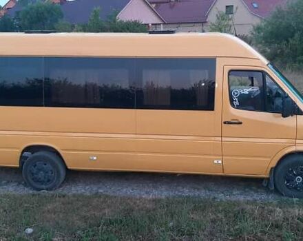 Желтый Мерседес Sprinter, объемом двигателя 2.1 л и пробегом 650 тыс. км за 7100 $, фото 2 на Automoto.ua