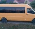 Желтый Мерседес Sprinter, объемом двигателя 2.1 л и пробегом 650 тыс. км за 7100 $, фото 2 на Automoto.ua