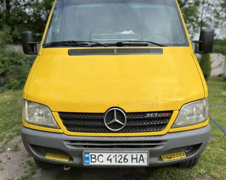 Желтый Мерседес Sprinter, объемом двигателя 2.15 л и пробегом 490 тыс. км за 9500 $, фото 3 на Automoto.ua