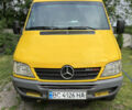 Желтый Мерседес Sprinter, объемом двигателя 2.15 л и пробегом 490 тыс. км за 9500 $, фото 3 на Automoto.ua