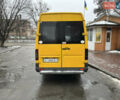 Желтый Мерседес Sprinter, объемом двигателя 2.2 л и пробегом 300 тыс. км за 9900 $, фото 2 на Automoto.ua