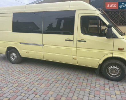 Желтый Мерседес Sprinter, объемом двигателя 0 л и пробегом 480 тыс. км за 10500 $, фото 1 на Automoto.ua