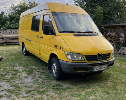Желтый Мерседес Sprinter, объемом двигателя 2.15 л и пробегом 490 тыс. км за 9500 $, фото 8 на Automoto.ua