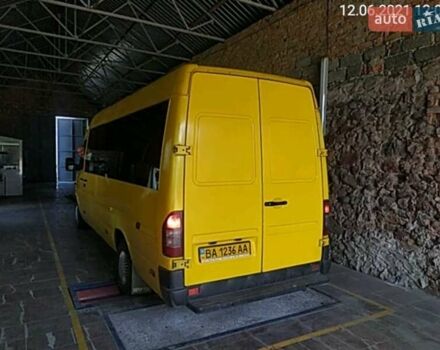 Желтый Мерседес Sprinter, объемом двигателя 2.2 л и пробегом 2 тыс. км за 3000 $, фото 2 на Automoto.ua