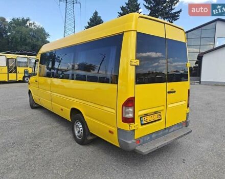 Желтый Мерседес Sprinter, объемом двигателя 2.15 л и пробегом 600 тыс. км за 9700 $, фото 2 на Automoto.ua