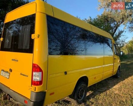 Желтый Мерседес Sprinter, объемом двигателя 2.15 л и пробегом 500 тыс. км за 8000 $, фото 1 на Automoto.ua