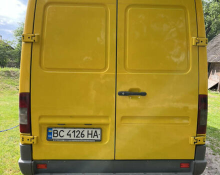 Желтый Мерседес Sprinter, объемом двигателя 2.15 л и пробегом 490 тыс. км за 9500 $, фото 6 на Automoto.ua
