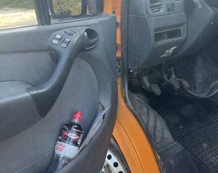 Желтый Мерседес Sprinter, объемом двигателя 2.15 л и пробегом 600 тыс. км за 5500 $, фото 3 на Automoto.ua