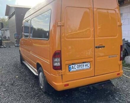 Желтый Мерседес Sprinter, объемом двигателя 2.7 л и пробегом 620 тыс. км за 9800 $, фото 2 на Automoto.ua