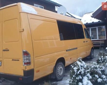 Желтый Мерседес Sprinter, объемом двигателя 2.7 л и пробегом 111 тыс. км за 10050 $, фото 3 на Automoto.ua