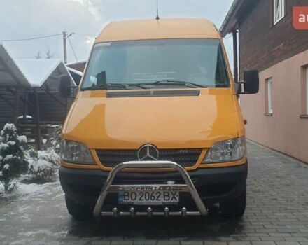 Желтый Мерседес Sprinter, объемом двигателя 2.7 л и пробегом 111 тыс. км за 10050 $, фото 1 на Automoto.ua