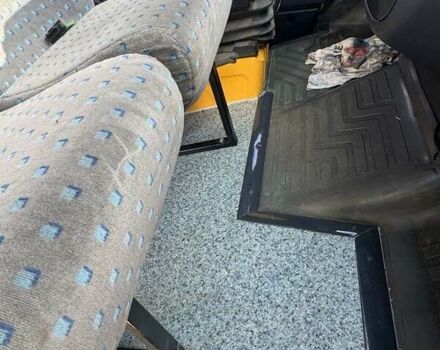 Желтый Мерседес Sprinter, объемом двигателя 2.7 л и пробегом 100 тыс. км за 19000 $, фото 8 на Automoto.ua