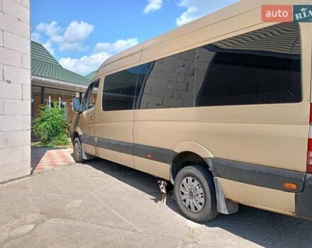 Желтый Мерседес Sprinter, объемом двигателя 2.15 л и пробегом 750 тыс. км за 13500 $, фото 4 на Automoto.ua