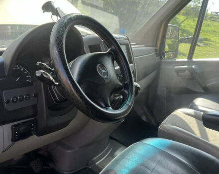 Желтый Мерседес Sprinter, объемом двигателя 2.99 л и пробегом 400 тыс. км за 14500 $, фото 13 на Automoto.ua