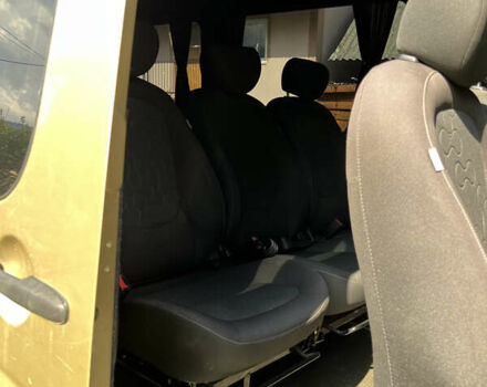 Желтый Мерседес Sprinter, объемом двигателя 2.99 л и пробегом 400 тыс. км за 14500 $, фото 9 на Automoto.ua