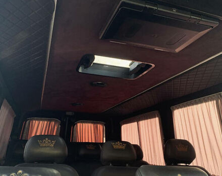 Желтый Мерседес Sprinter, объемом двигателя 2.2 л и пробегом 470 тыс. км за 13500 $, фото 7 на Automoto.ua