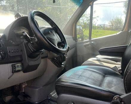Желтый Мерседес Sprinter, объемом двигателя 2.99 л и пробегом 400 тыс. км за 14500 $, фото 14 на Automoto.ua