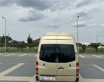 Желтый Мерседес Sprinter, объемом двигателя 2.99 л и пробегом 400 тыс. км за 14500 $, фото 15 на Automoto.ua