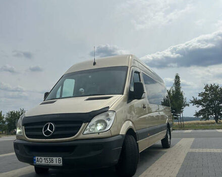 Желтый Мерседес Sprinter, объемом двигателя 2.99 л и пробегом 400 тыс. км за 14500 $, фото 17 на Automoto.ua