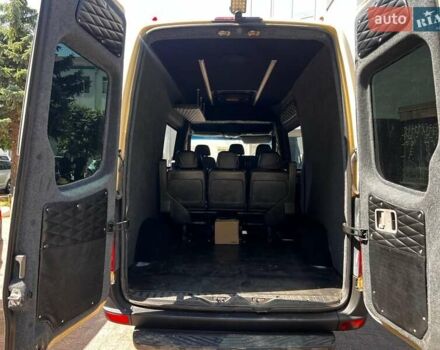 Желтый Мерседес Sprinter, объемом двигателя 2.2 л и пробегом 625 тыс. км за 14300 $, фото 6 на Automoto.ua