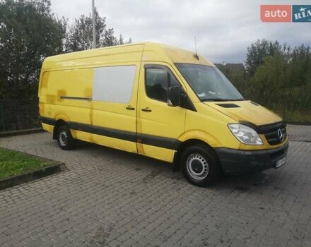 Желтый Мерседес Sprinter, объемом двигателя 3 л и пробегом 640 тыс. км за 11000 $, фото 7 на Automoto.ua