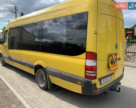 Желтый Мерседес Sprinter, объемом двигателя 2.9 л и пробегом 308 тыс. км за 32000 $, фото 8 на Automoto.ua