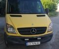 Желтый Мерседес Sprinter, объемом двигателя 2.1 л и пробегом 250 тыс. км за 12800 $, фото 3 на Automoto.ua
