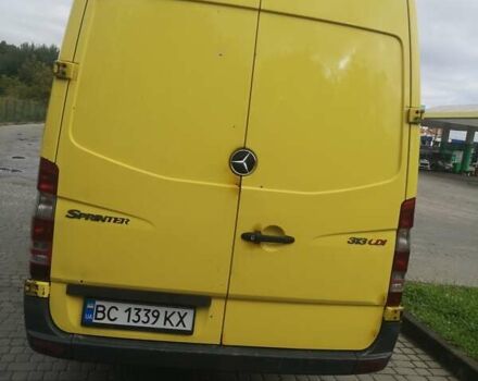 Желтый Мерседес Sprinter, объемом двигателя 3 л и пробегом 640 тыс. км за 11000 $, фото 4 на Automoto.ua