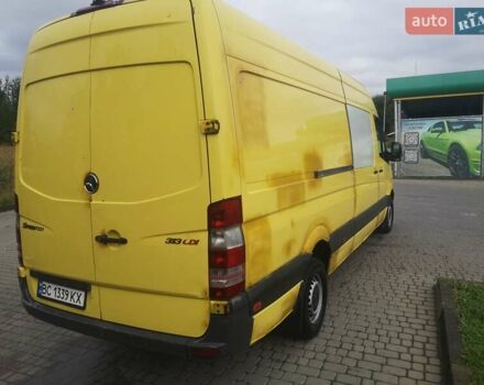 Желтый Мерседес Sprinter, объемом двигателя 3 л и пробегом 640 тыс. км за 11000 $, фото 5 на Automoto.ua