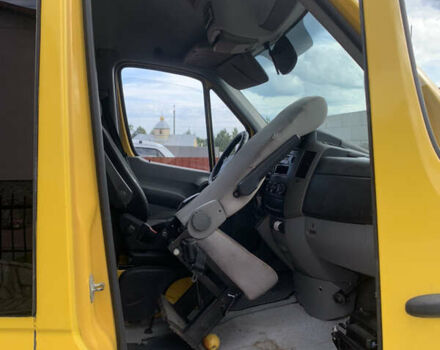 Желтый Мерседес Sprinter, объемом двигателя 2.9 л и пробегом 308 тыс. км за 32000 $, фото 1 на Automoto.ua