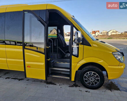 Желтый Мерседес Sprinter, объемом двигателя 2.2 л и пробегом 423 тыс. км за 36500 $, фото 6 на Automoto.ua