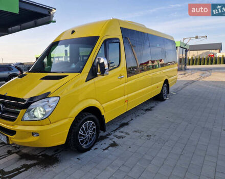 Желтый Мерседес Sprinter, объемом двигателя 2.2 л и пробегом 423 тыс. км за 36500 $, фото 2 на Automoto.ua