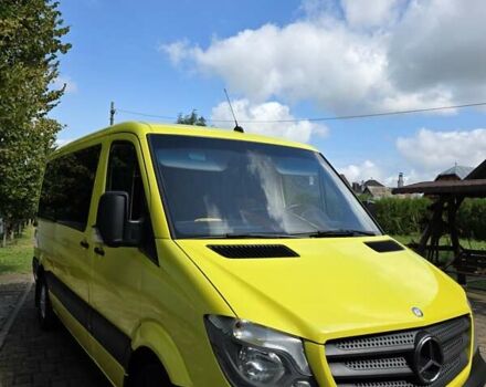 Желтый Мерседес Sprinter, объемом двигателя 2.2 л и пробегом 374 тыс. км за 26500 $, фото 3 на Automoto.ua