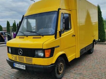Жовтий Мерседес Sprinter, об'ємом двигуна 2.3 л та пробігом 300 тис. км за 3000 $, фото 1 на Automoto.ua