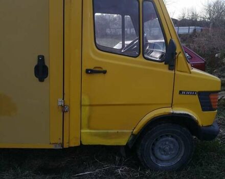 Желтый Мерседес Sprinter, объемом двигателя 0 л и пробегом 720 тыс. км за 2300 $, фото 1 на Automoto.ua